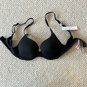 Victoria Secret t-shirt bra, push-up full coverage 32 C
